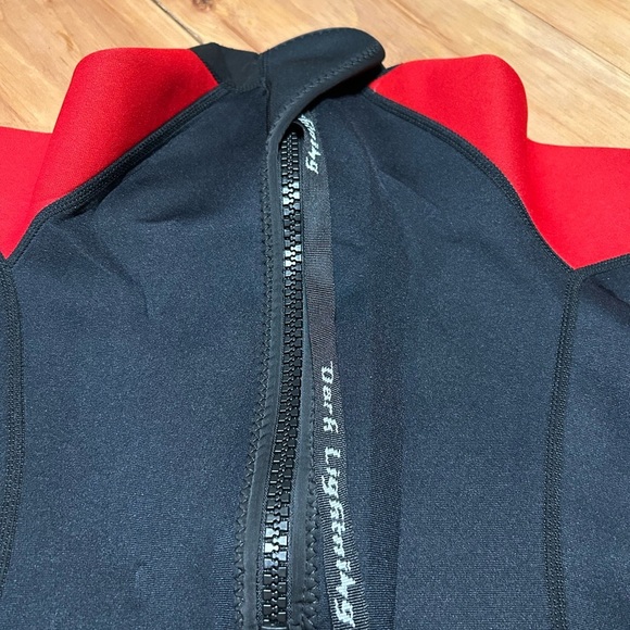 Kids Black and Red Dark Lightning Wetsuit size 6 - Picture 3 of 11